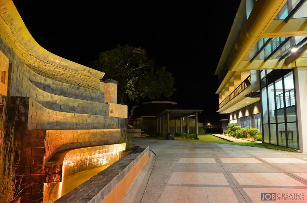Rivermount Hotel And Resort Sarrat Exterior foto